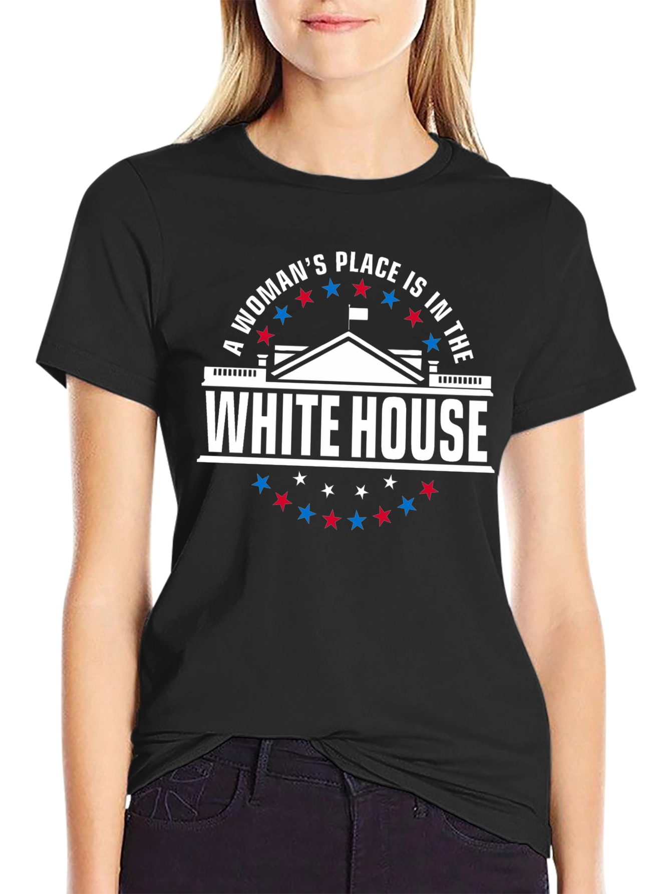 Camiseta con mensaje feminista White House