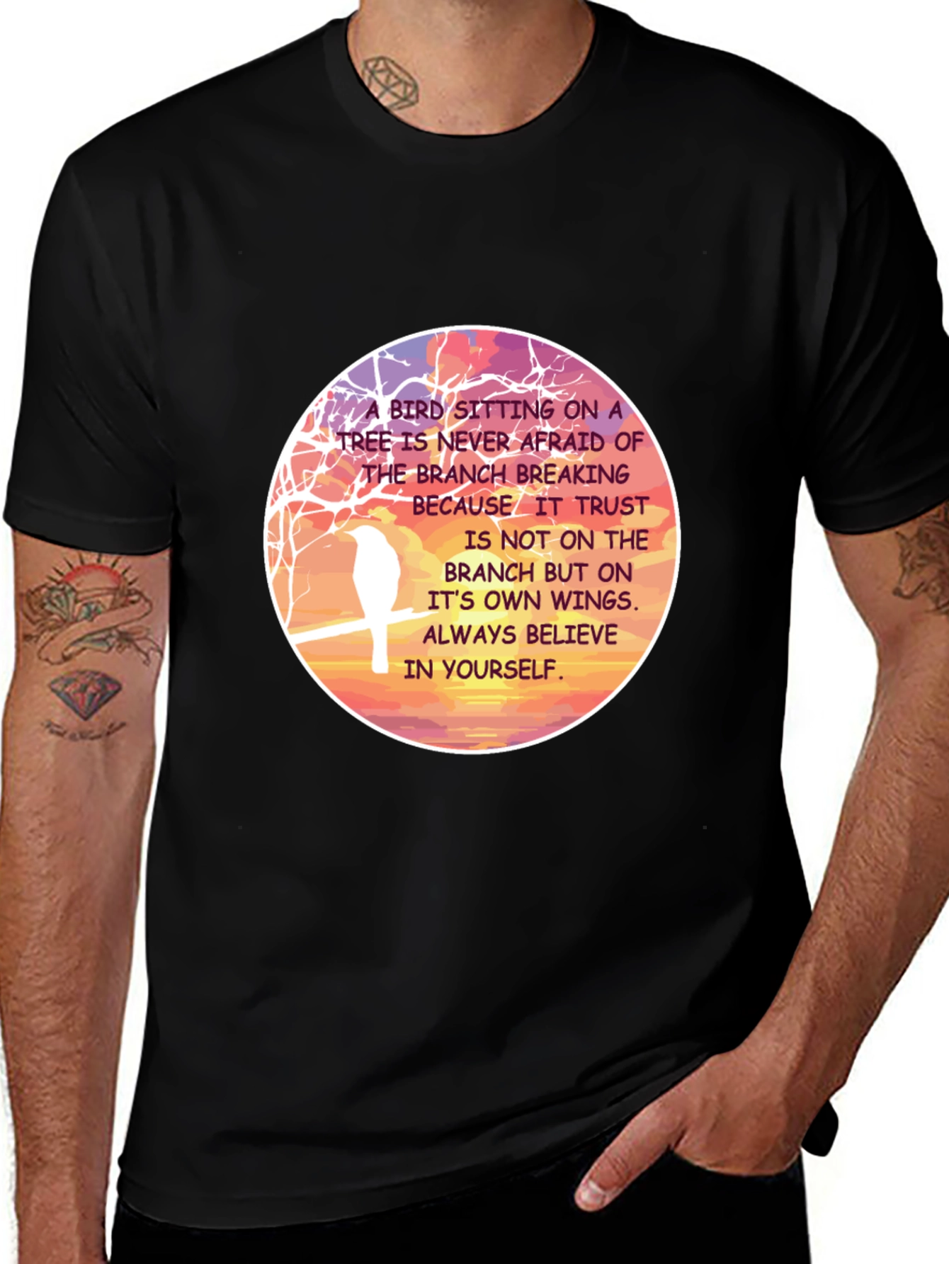 Camiseta Hombre Negra con Diseño Motivacional de Aves