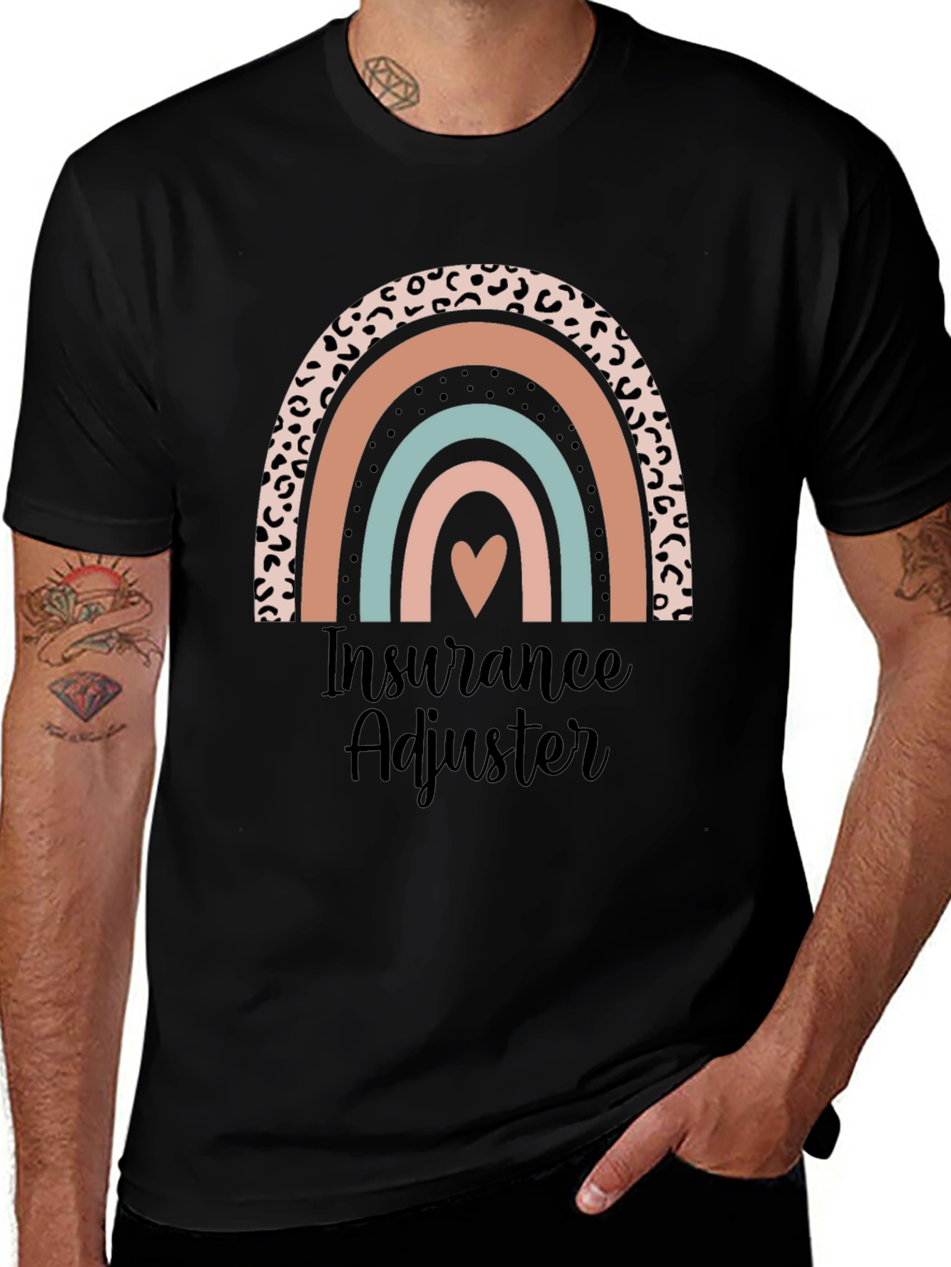 Camiseta Ajustador de Seguros con Arco Iris de Corazón