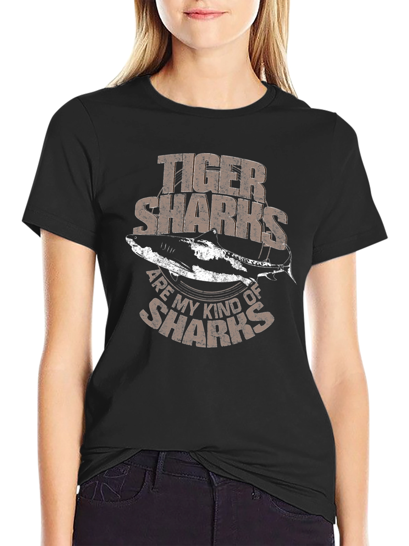 Camiseta Hombre Negra con Diseño de Tiburones Tigre
