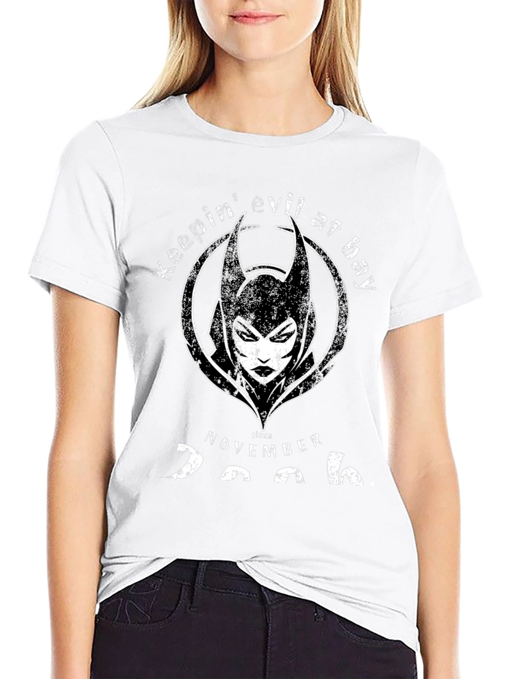 Camiseta Hombre Keepin Evil At Bay