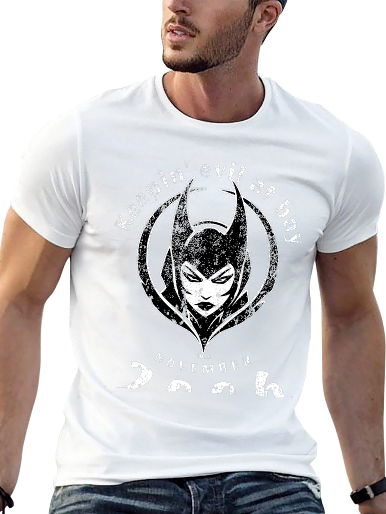 Camiseta Hombre Keepin Evil At Bay