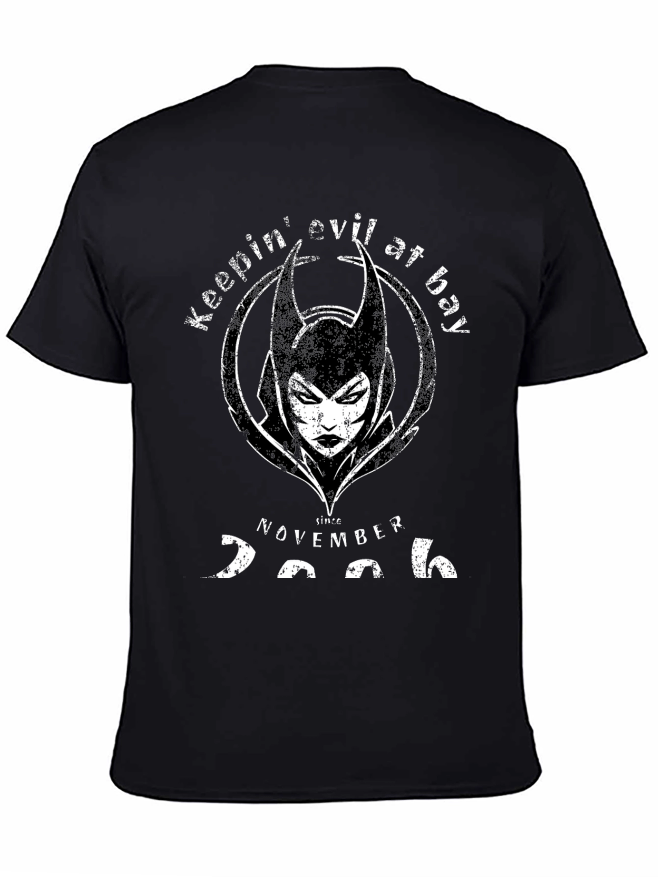 Camiseta Hombre Keepin Evil At Bay