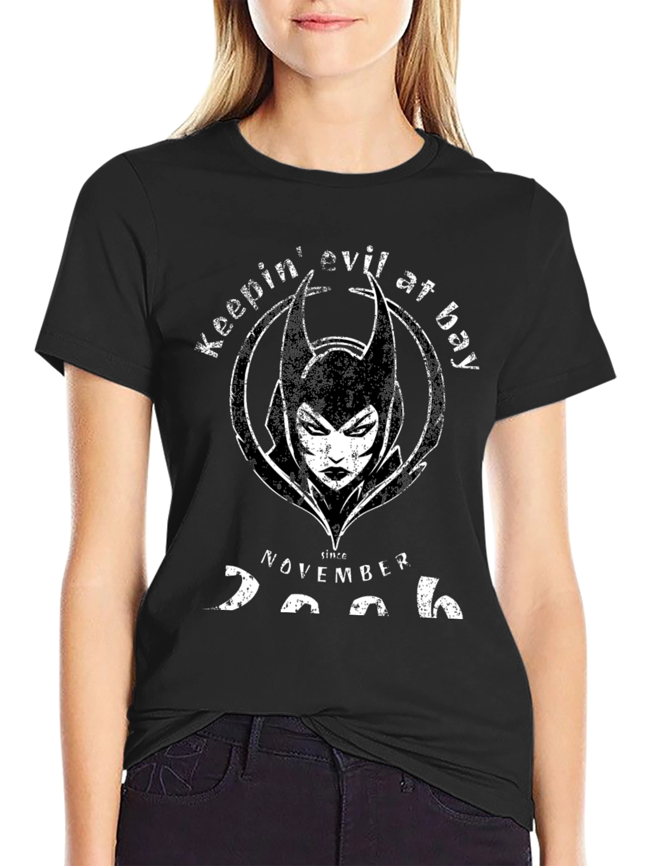 Camiseta Hombre Keepin Evil At Bay