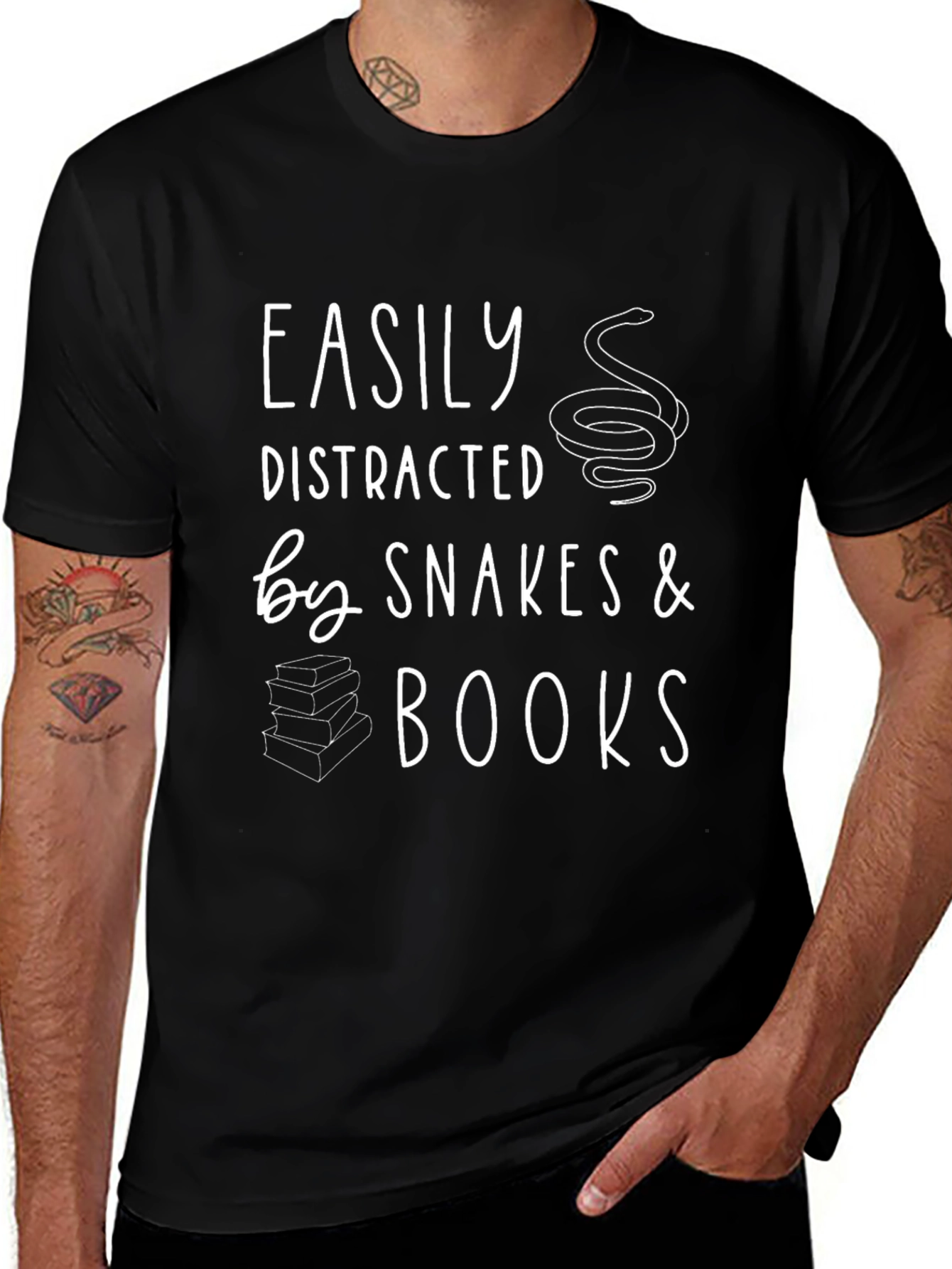 Camiseta Fácilmente Distraído por Serpientes y Libros