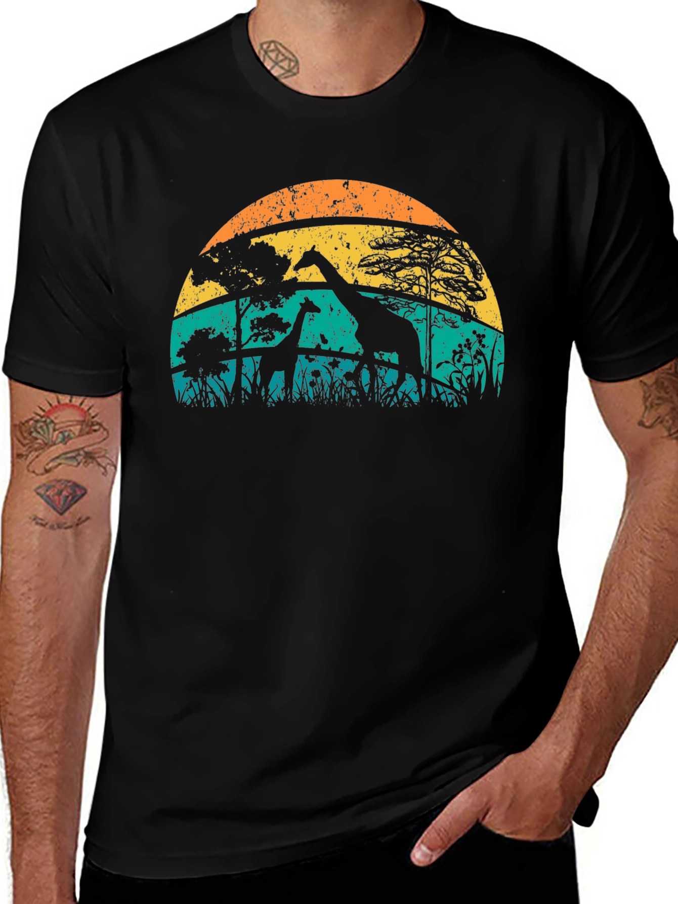Camiseta con diseño de jirafas al atardecer