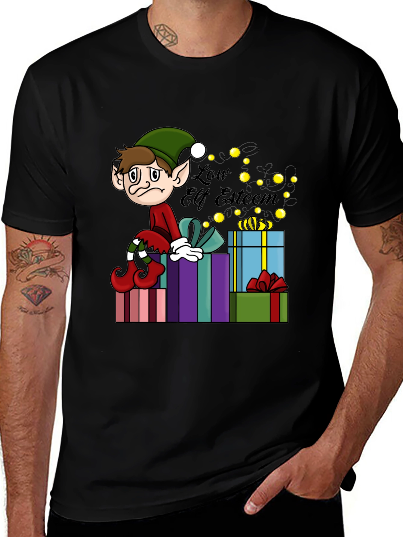 Camiseta Gráfica Navideña Low Elf Esteem