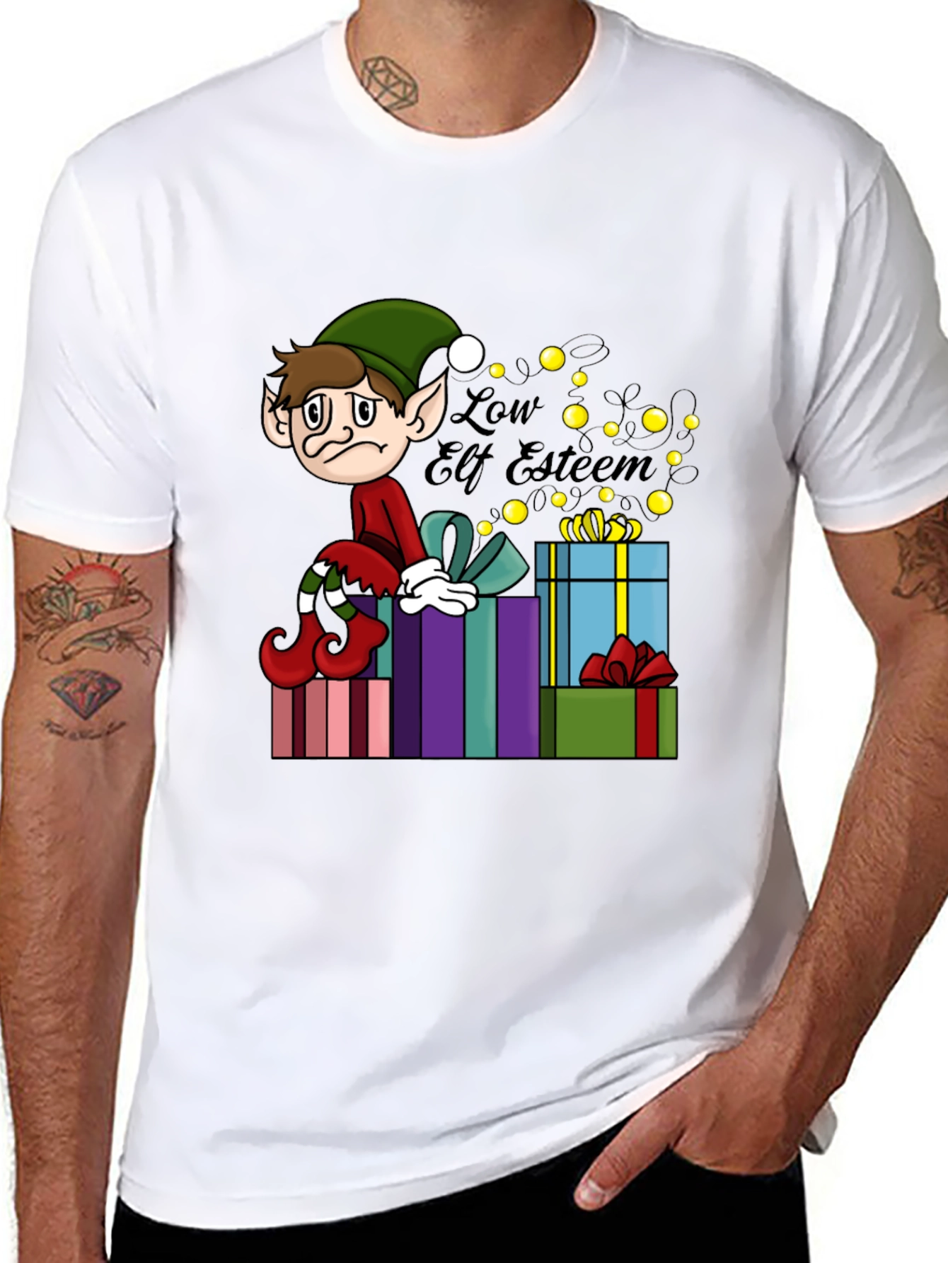 Camiseta Gráfica Navideña Low Elf Esteem